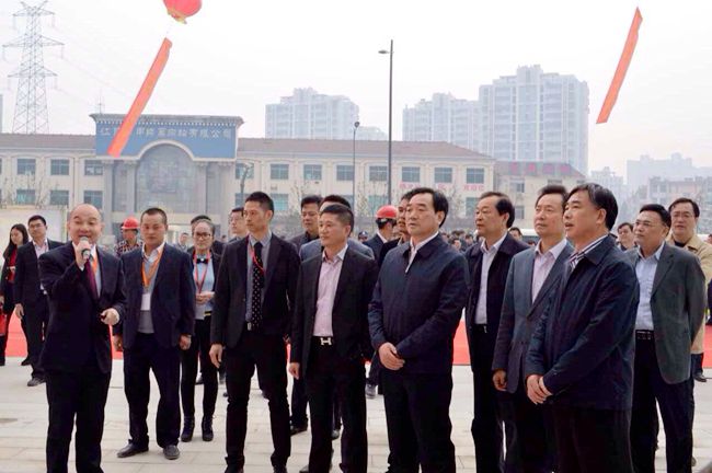 江阴市委书记周铁根等市委领导视察江阴五洲国际广场